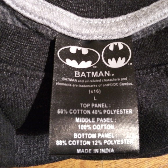 🌟$9 Item🌟 {DC Comics} Batman Sweatshirt, Unisex - Picture 3 of 4